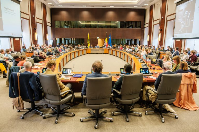 20250523 Brussel Belgium: Vanaf 9:30 welcoming speech tot de vooravond met inaugurale speeches Hannah Arendt Network (tussen 17:30 en 18:30). Dan zouden we finaal nog een foto sessie met de vips willen in de prachtige trappenhal van het Egmont paleis.    Hannah Arendt Instituut, Egmont paleis  20250523132154 ID/ Felix Rabou