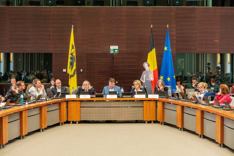 20250523 Brussel Belgium: Vanaf 9:30 welcoming speech tot de vooravond met inaugurale speeches Hannah Arendt Network (tussen 17:30 en 18:30). Dan zouden we finaal nog een foto sessie met de vips willen in de prachtige trappenhal van het Egmont paleis.    Hannah Arendt Instituut, Egmont paleis  20250523102901 ID/ Felix Rabou